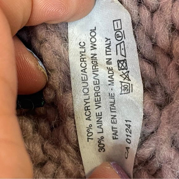 Simons canyon knitted style scarf - Picture 5 of 8